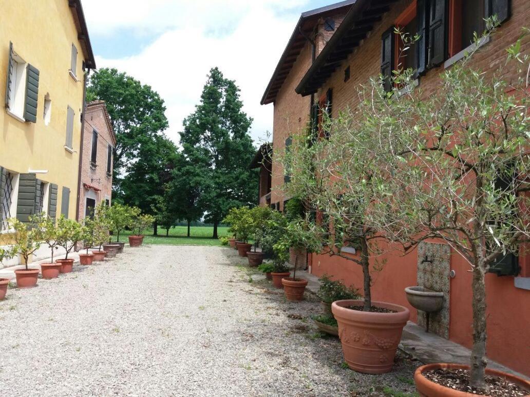 B&B Il Naviglio Di Antonelli Fabio Bastiglia Exteriör bild
